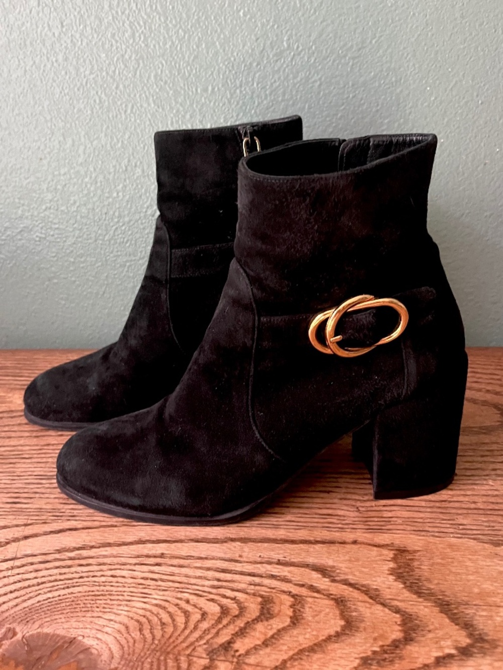 Stuart Weitzman Black Suede Block Heel Bootie w/ Zip Entry Size 7.5 - Picture 3 of 10